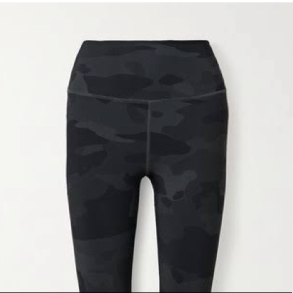 Perfect Condition Black Camo Alo Leggings